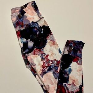 Old Navy Active Go-Dry Floral Leggings